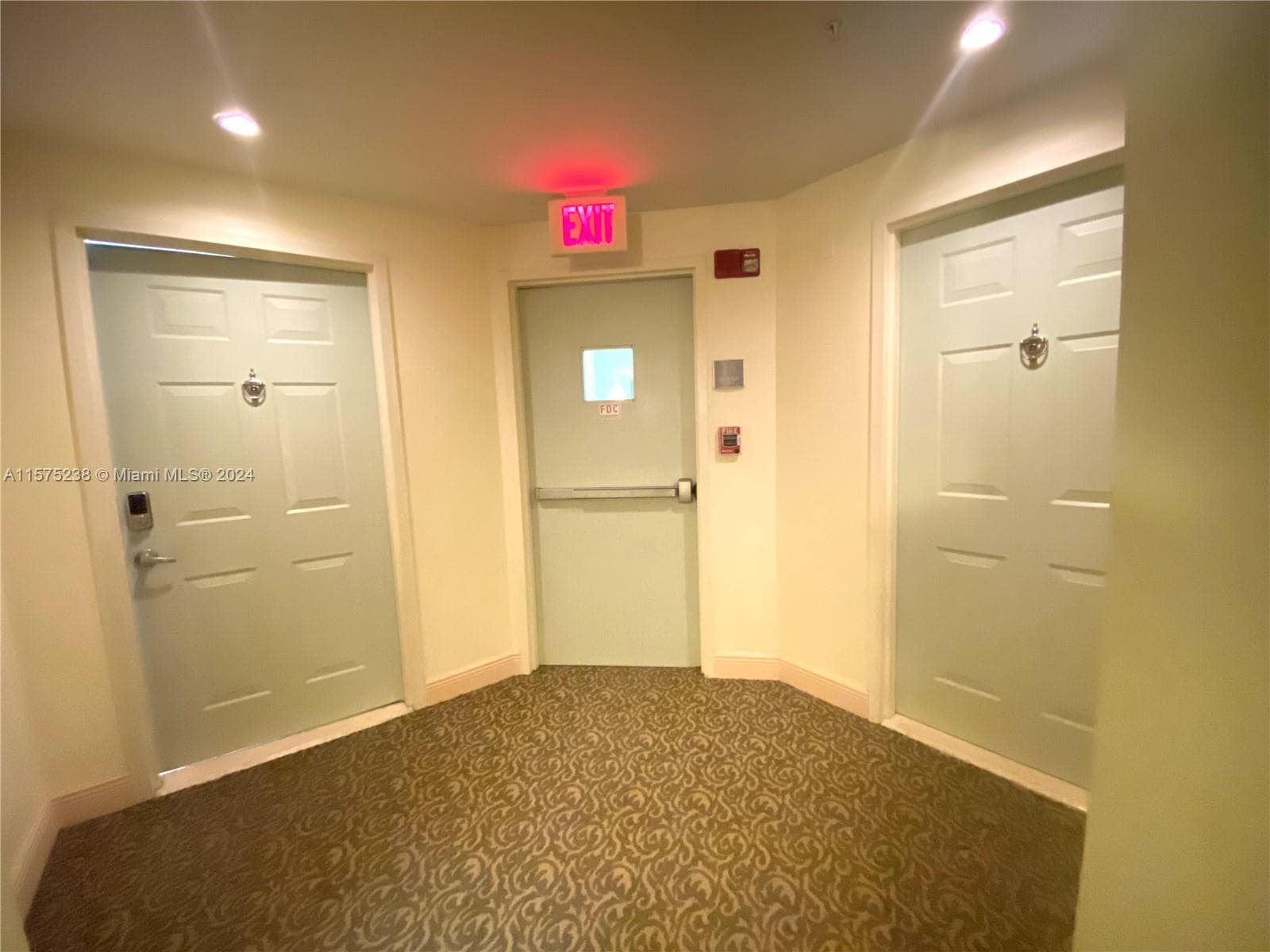 2080 S Ocean Dr 401 photo 5