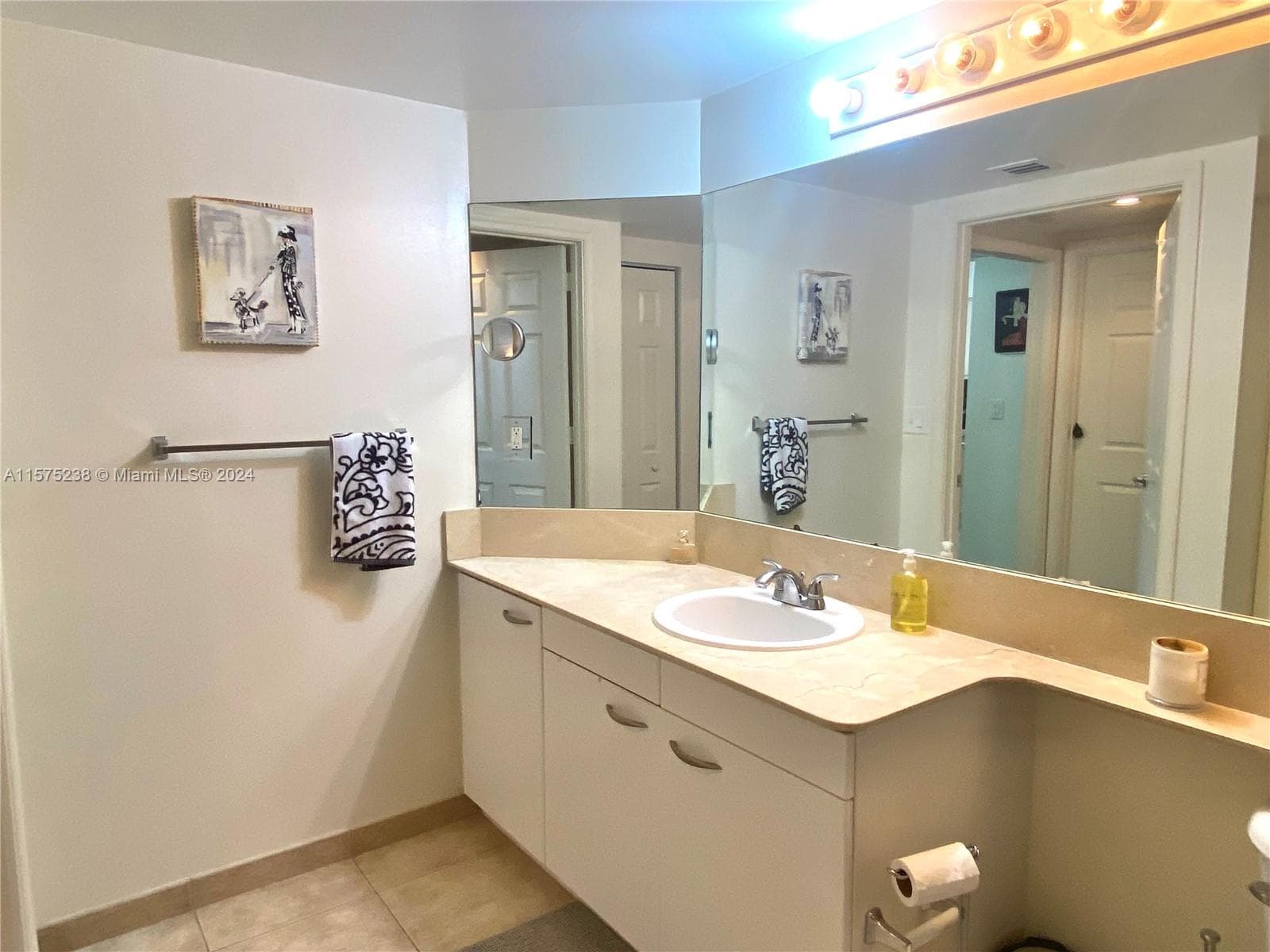 2080 S Ocean Dr 401 photo 20