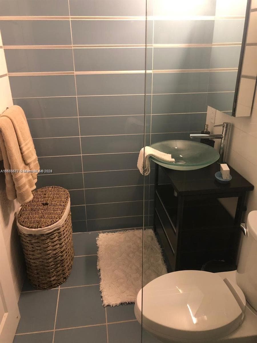 5401 Collins Ave 410 photo 16