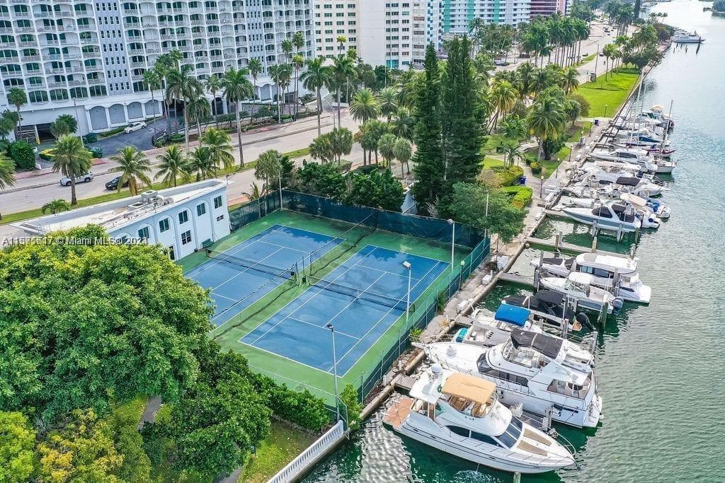 5401 Collins Ave 410 photo 5