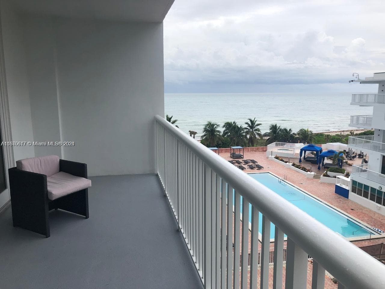 5401 Collins Ave 410 photo 24