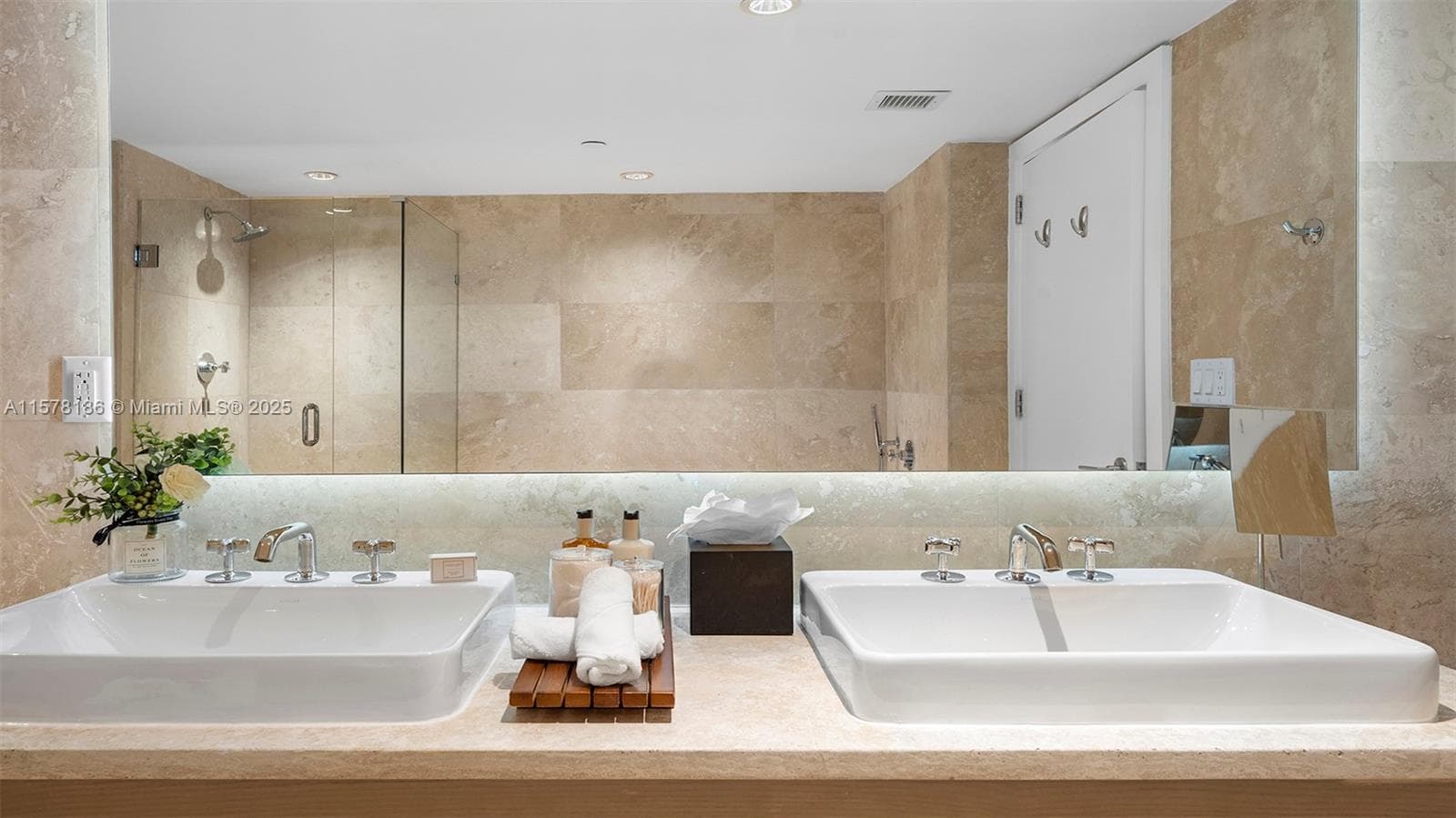 1545 photo 24