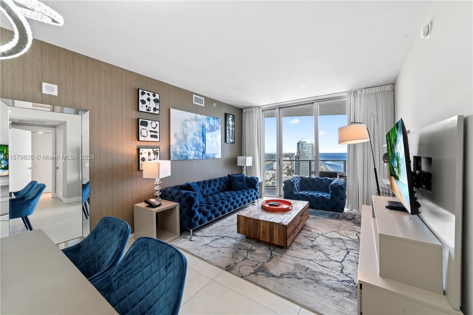 4111 Ocean Dr 2904 photo 2