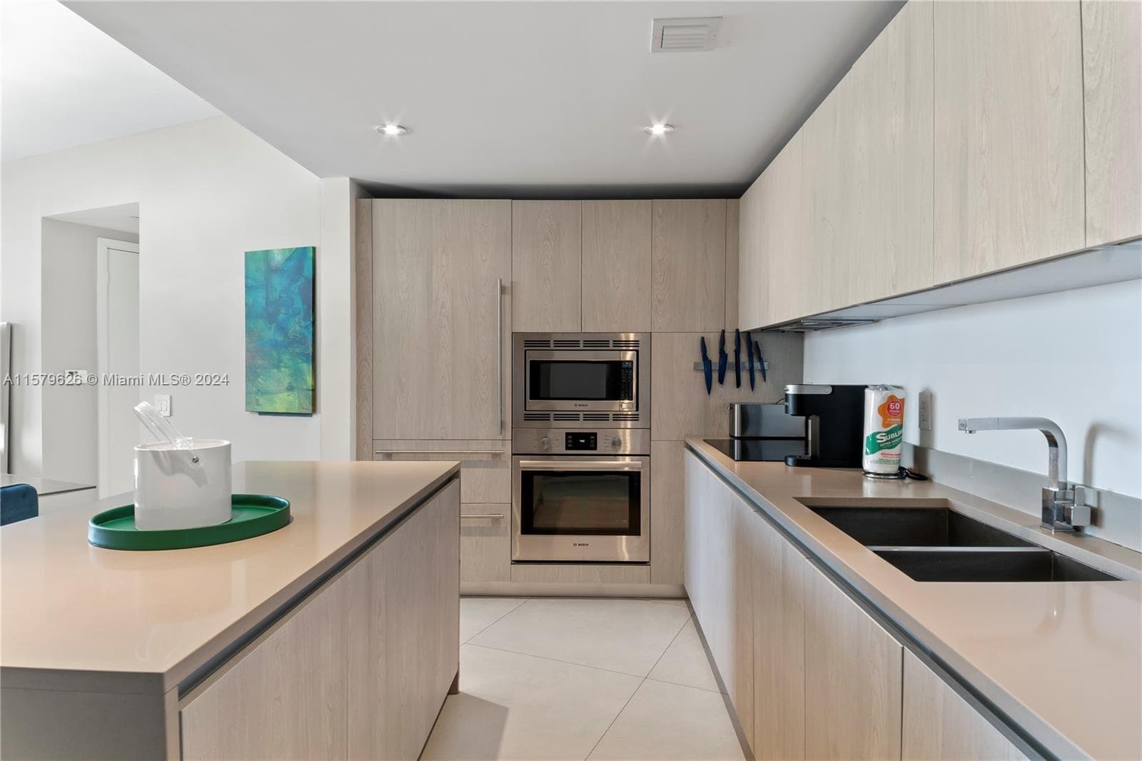 4111 Ocean Dr 2904 photo 10