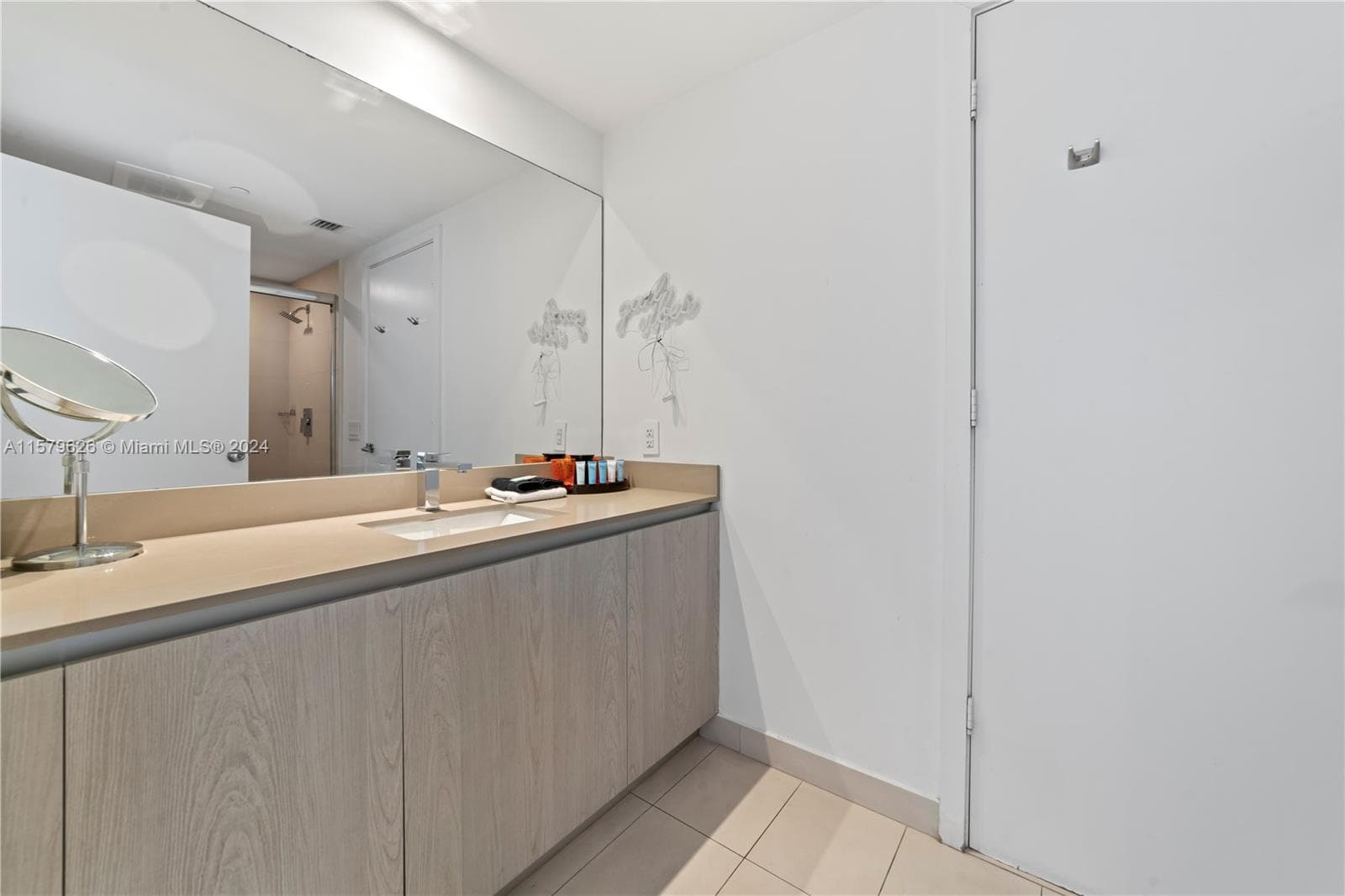 4111 Ocean Dr 2904 photo 21