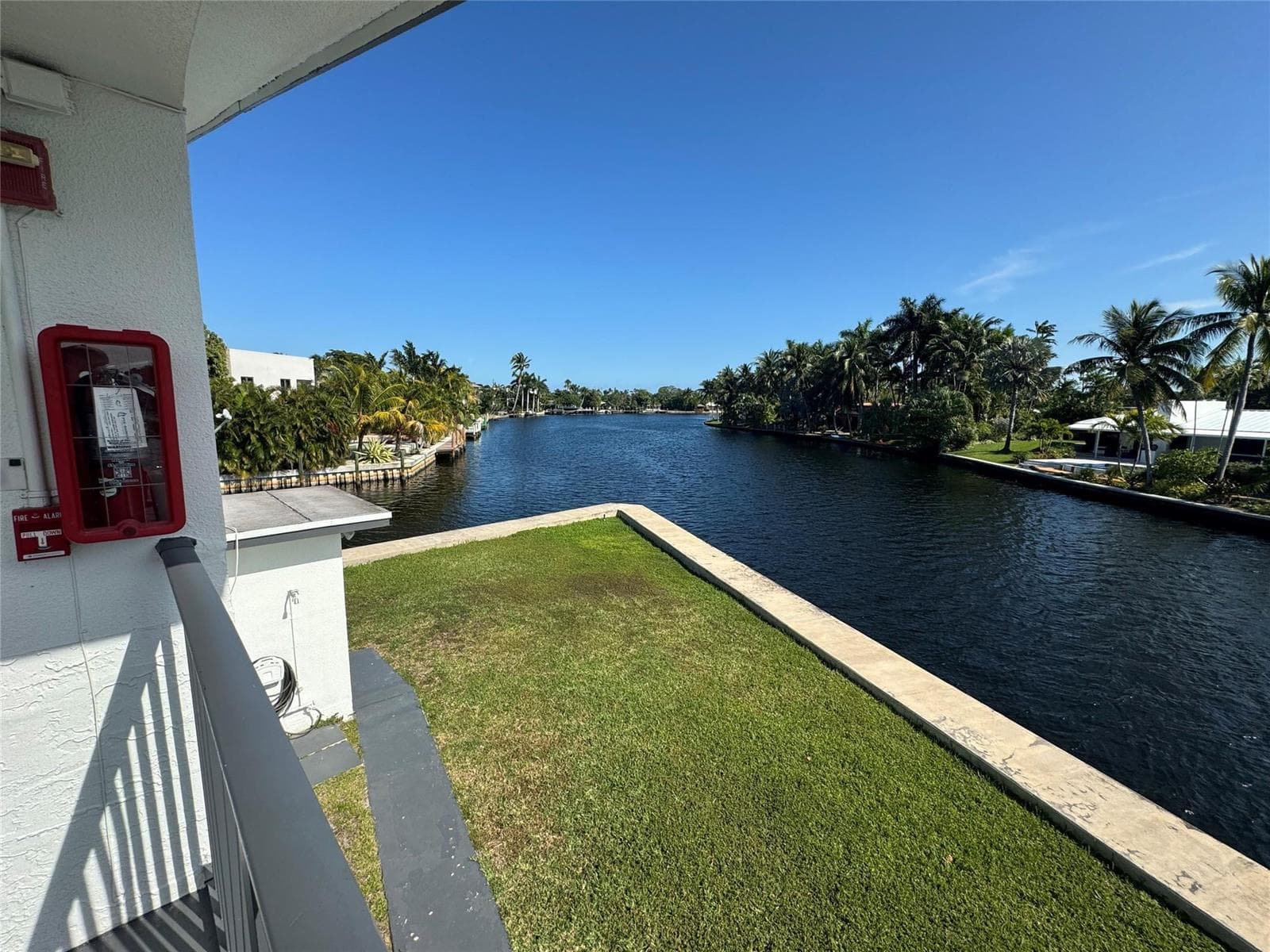 1814 E Oakland Park Boulevard 49 photo 3