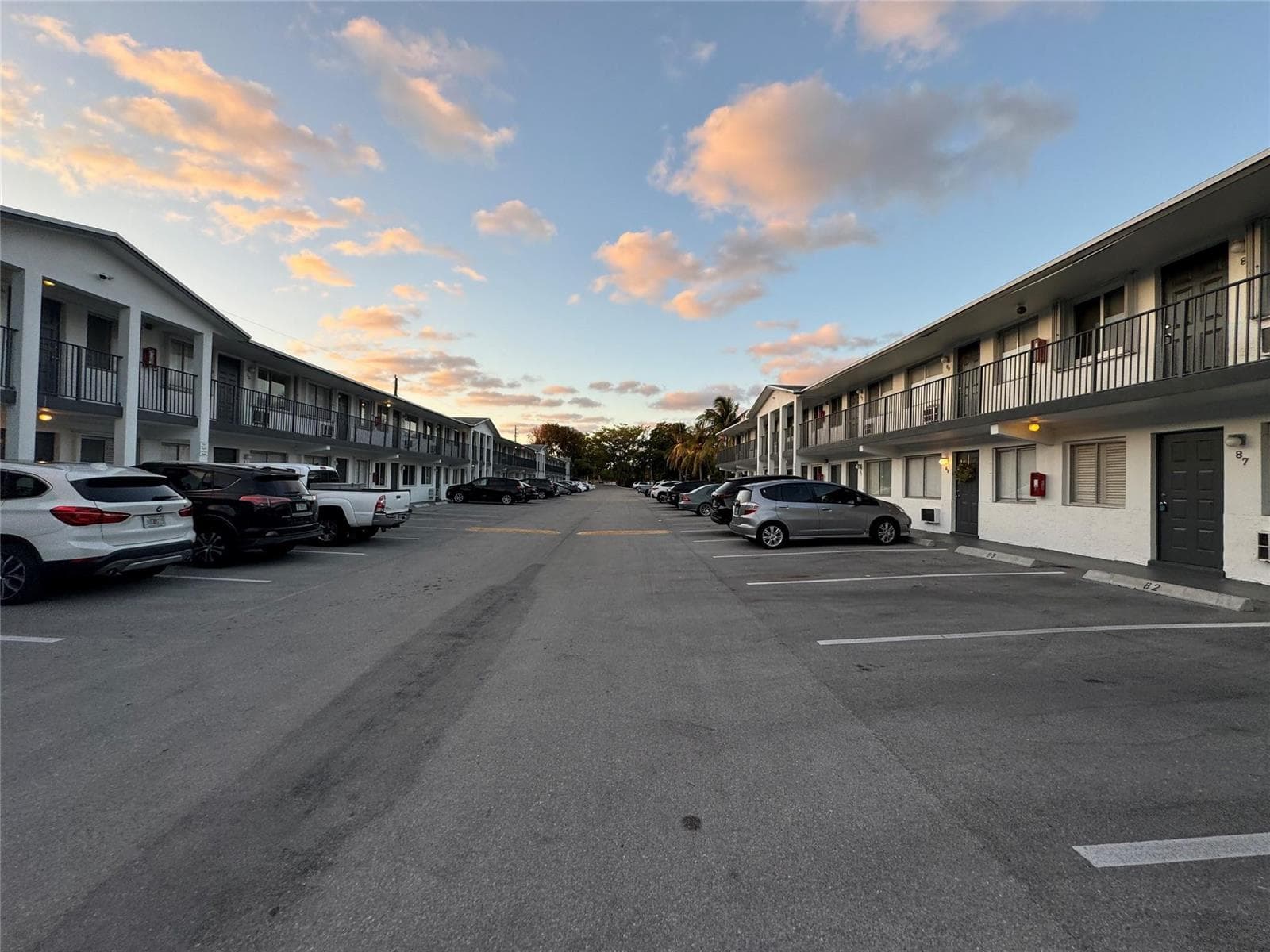 1814 E Oakland Park Boulevard 49 photo 1