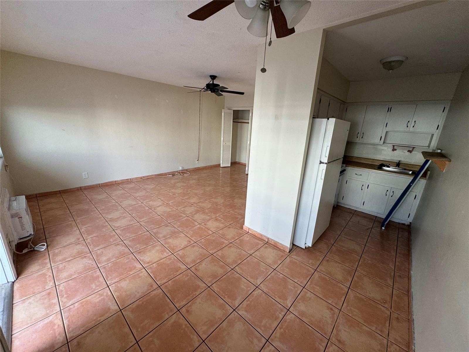 1814 E Oakland Park Boulevard 49 photo 5