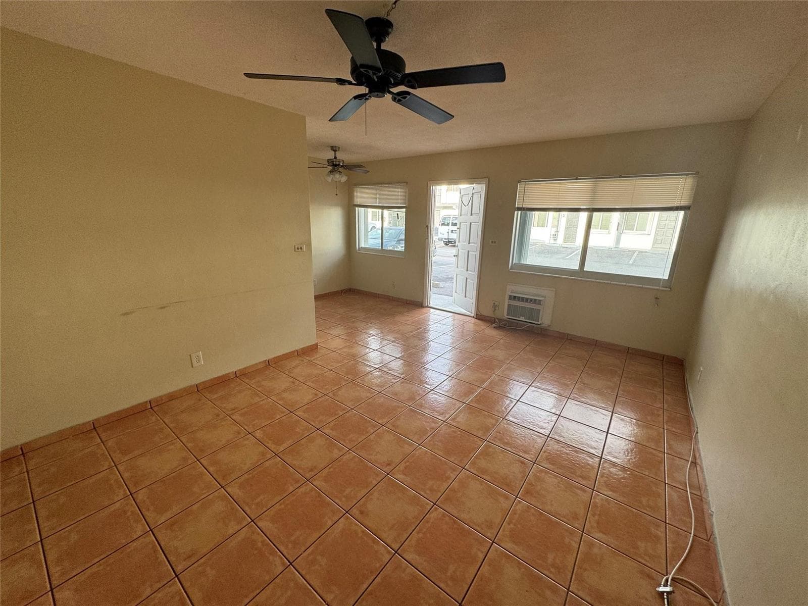 1814 E Oakland Park Boulevard 49 photo 9