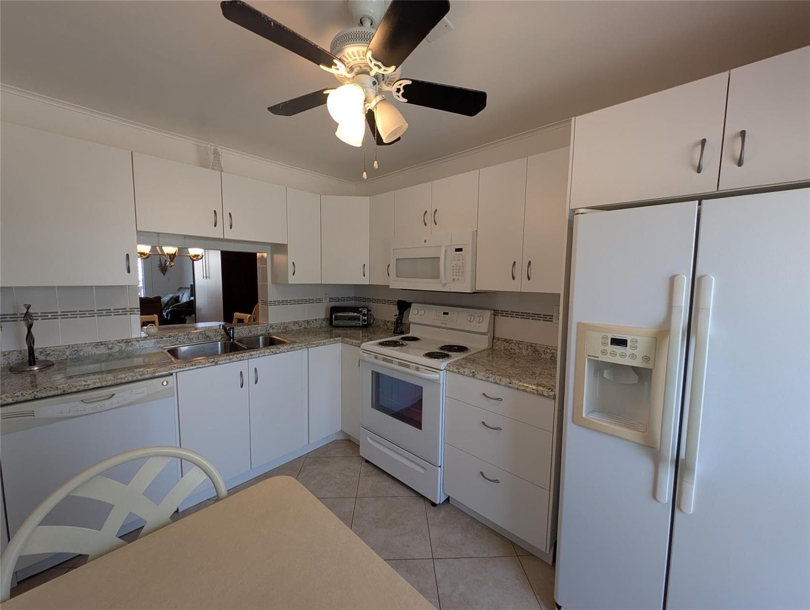 1893 S Ocean Drive 405 photo 2