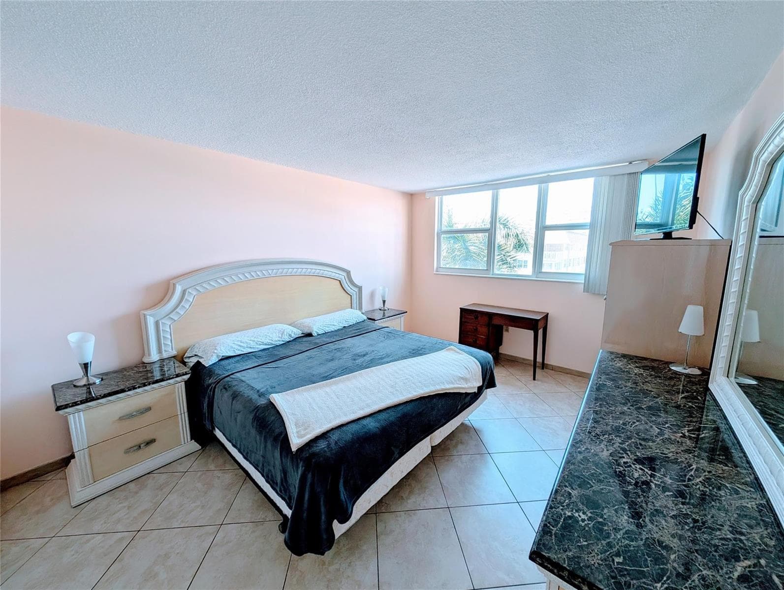 1893 S Ocean Drive 405 photo 6