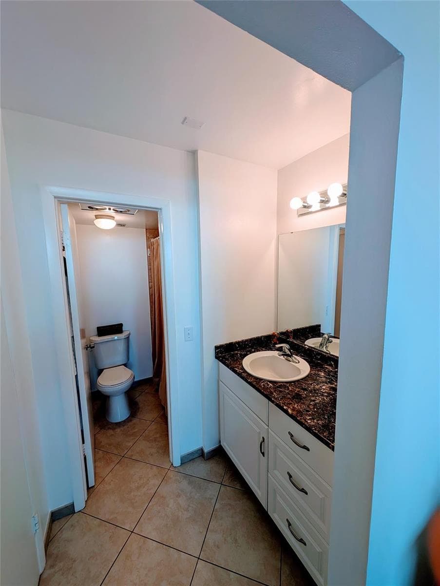 1893 S Ocean Drive 405 photo 9