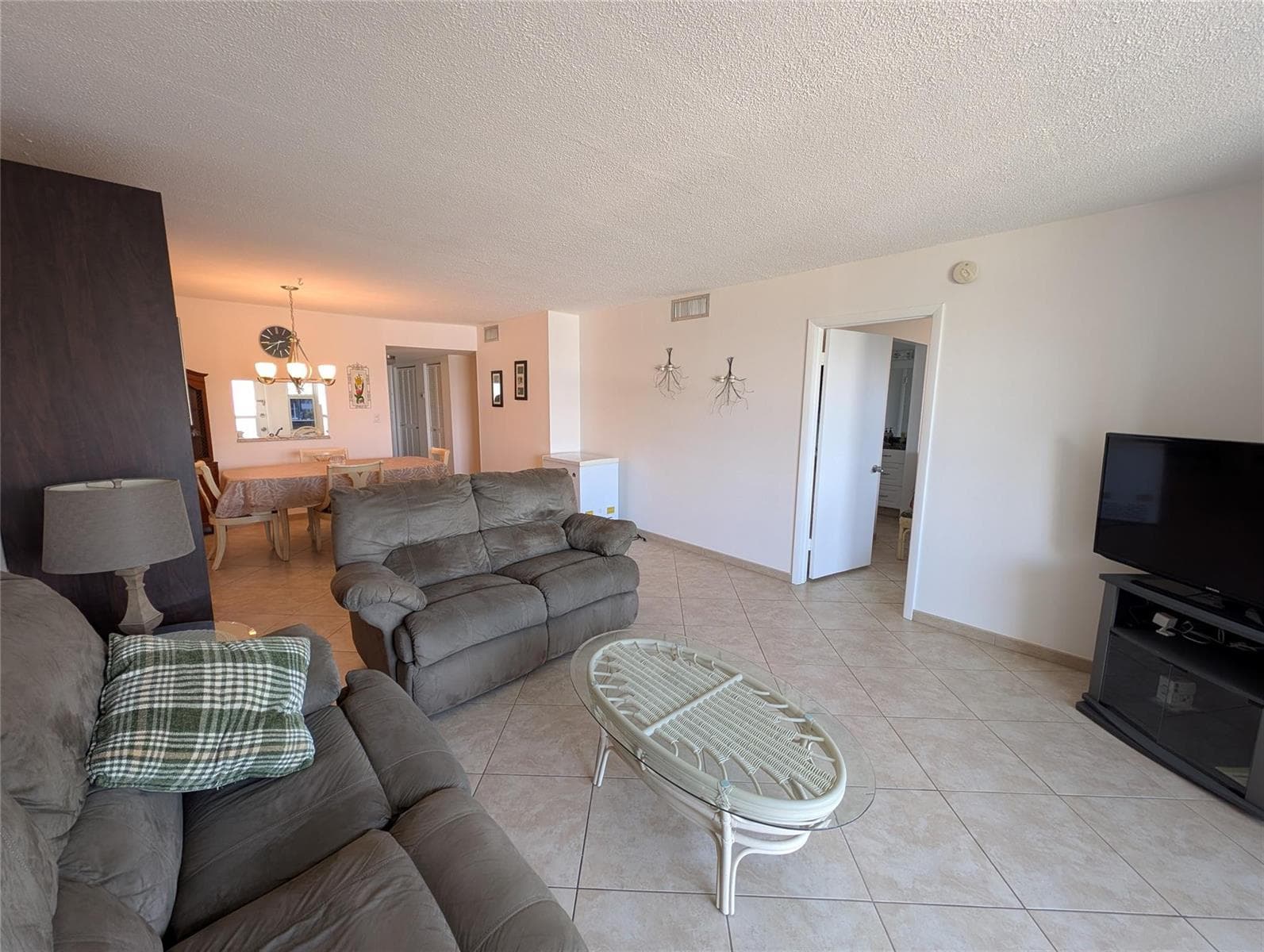 1893 S Ocean Drive 405 photo 4