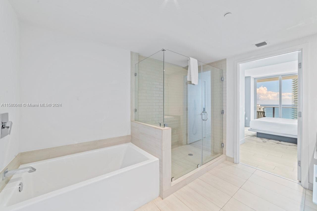 4010 Ocean Dr R2505 photo 18