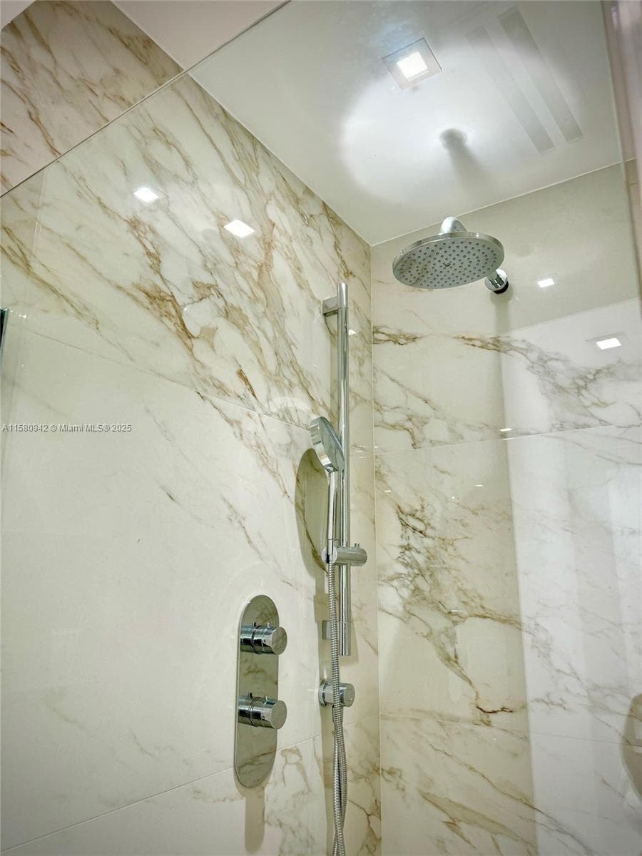 2301 Collins Ave 837 photo 23