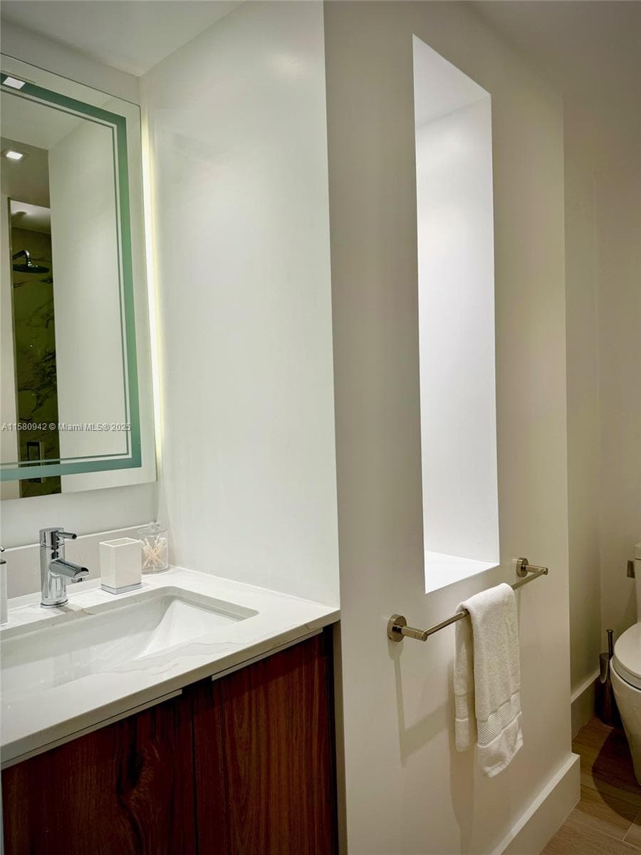 2301 Collins Ave 837 photo 20