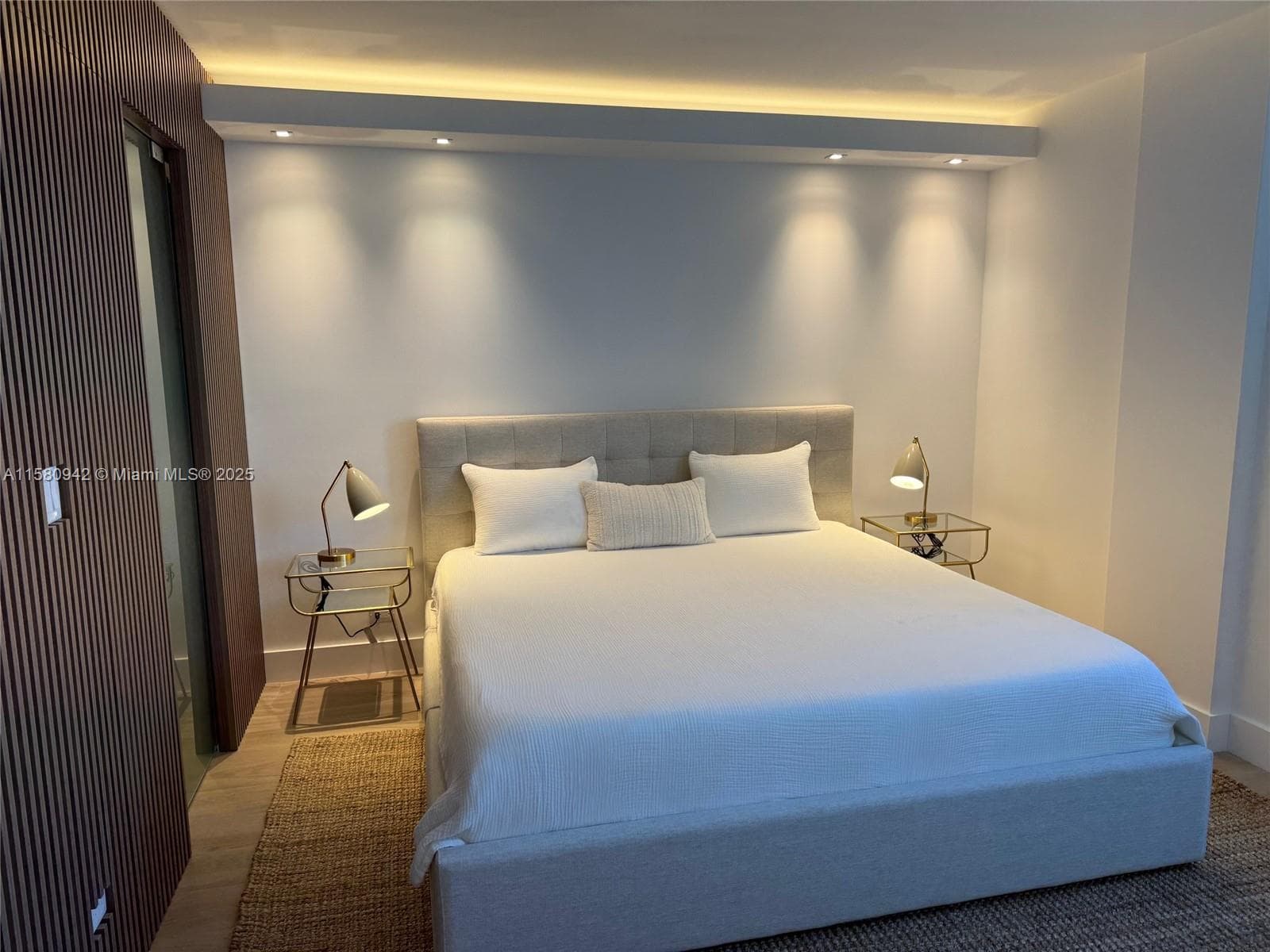 2301 Collins Ave 837 photo 14