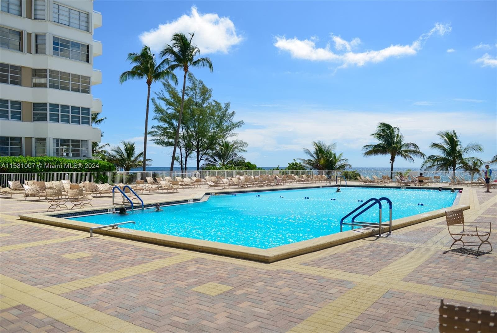 1950 S Ocean Dr 21G photo 3