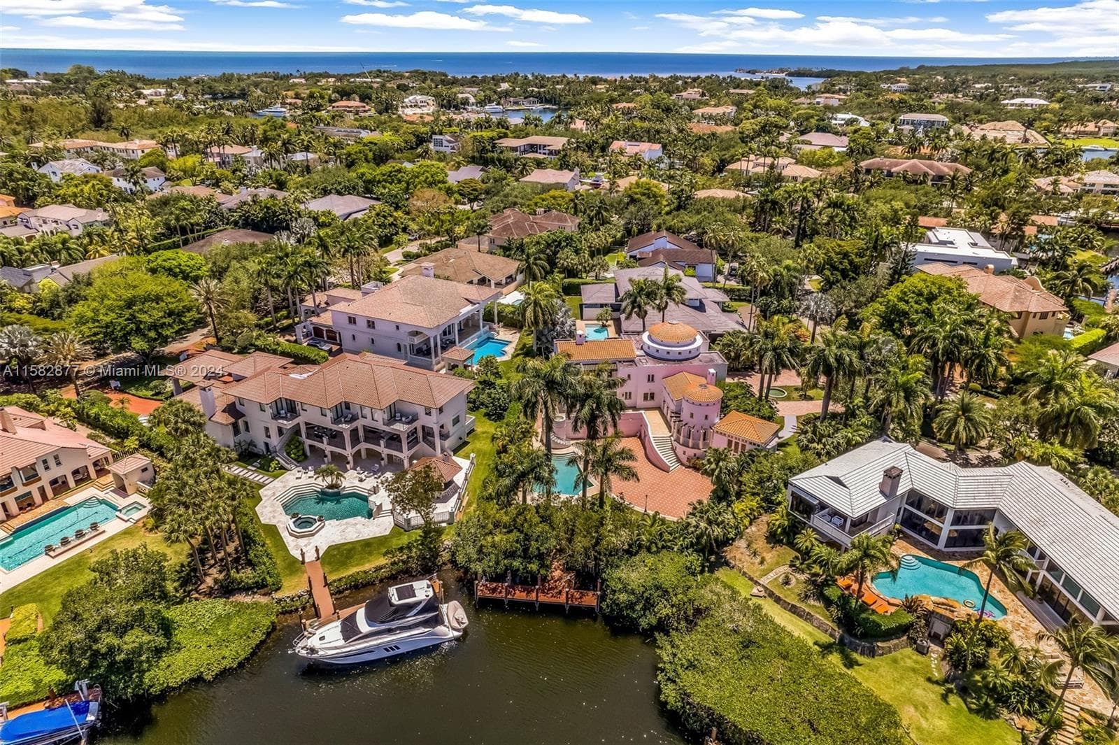 431 Costanera Rd photo 2