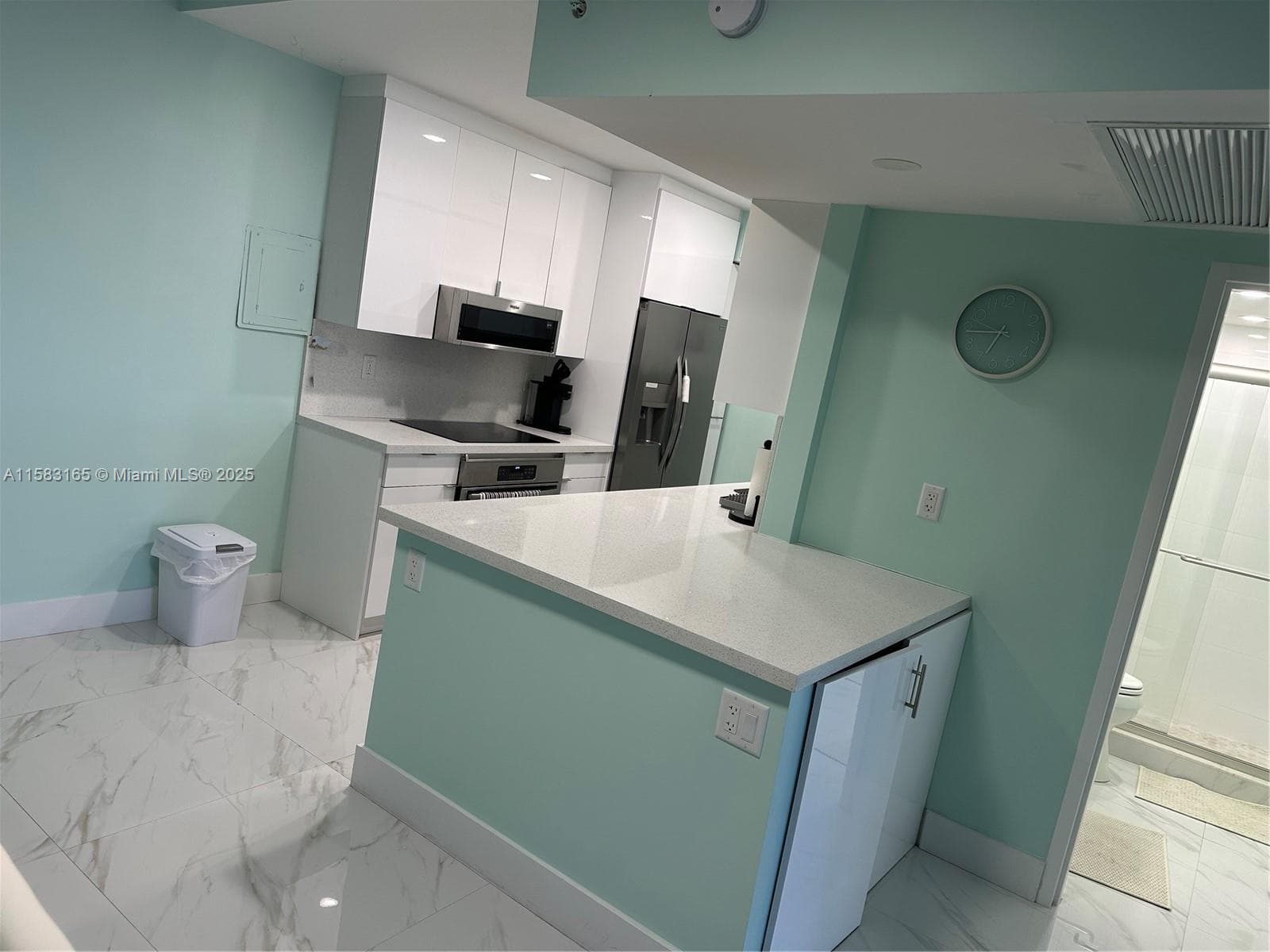 2501 Ocean Dr 1530 photo 6