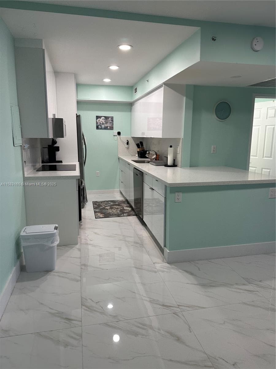 2501 Ocean Dr 1530 photo 16