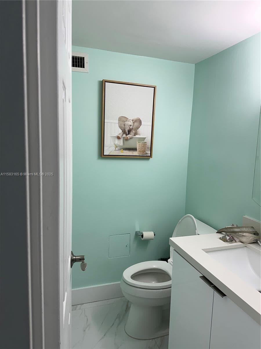 2501 Ocean Dr 1530 photo 12