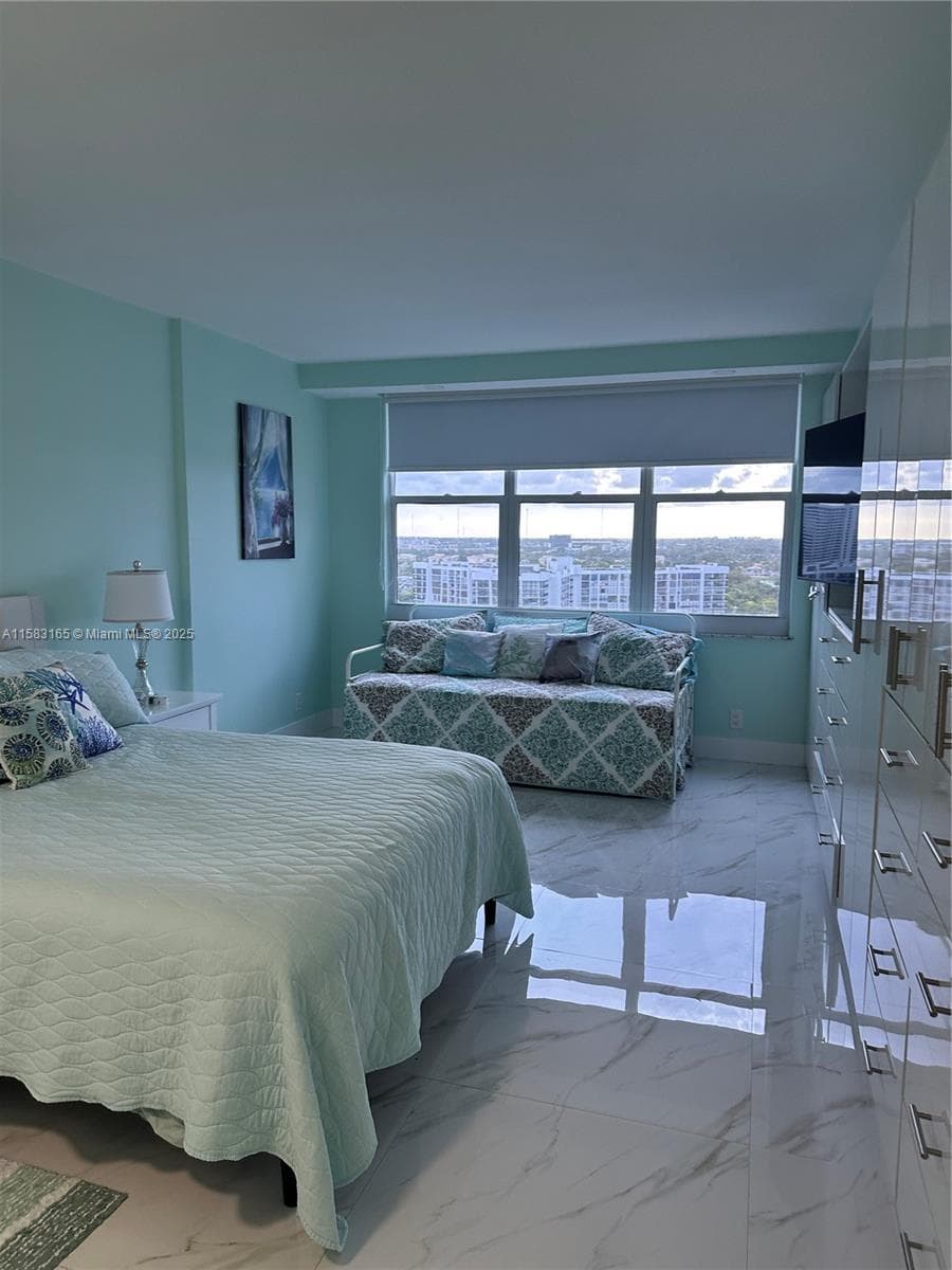2501 Ocean Dr 1530 photo 7