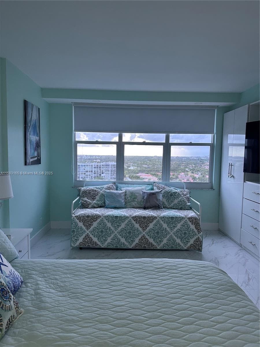 2501 Ocean Dr 1530 photo 9