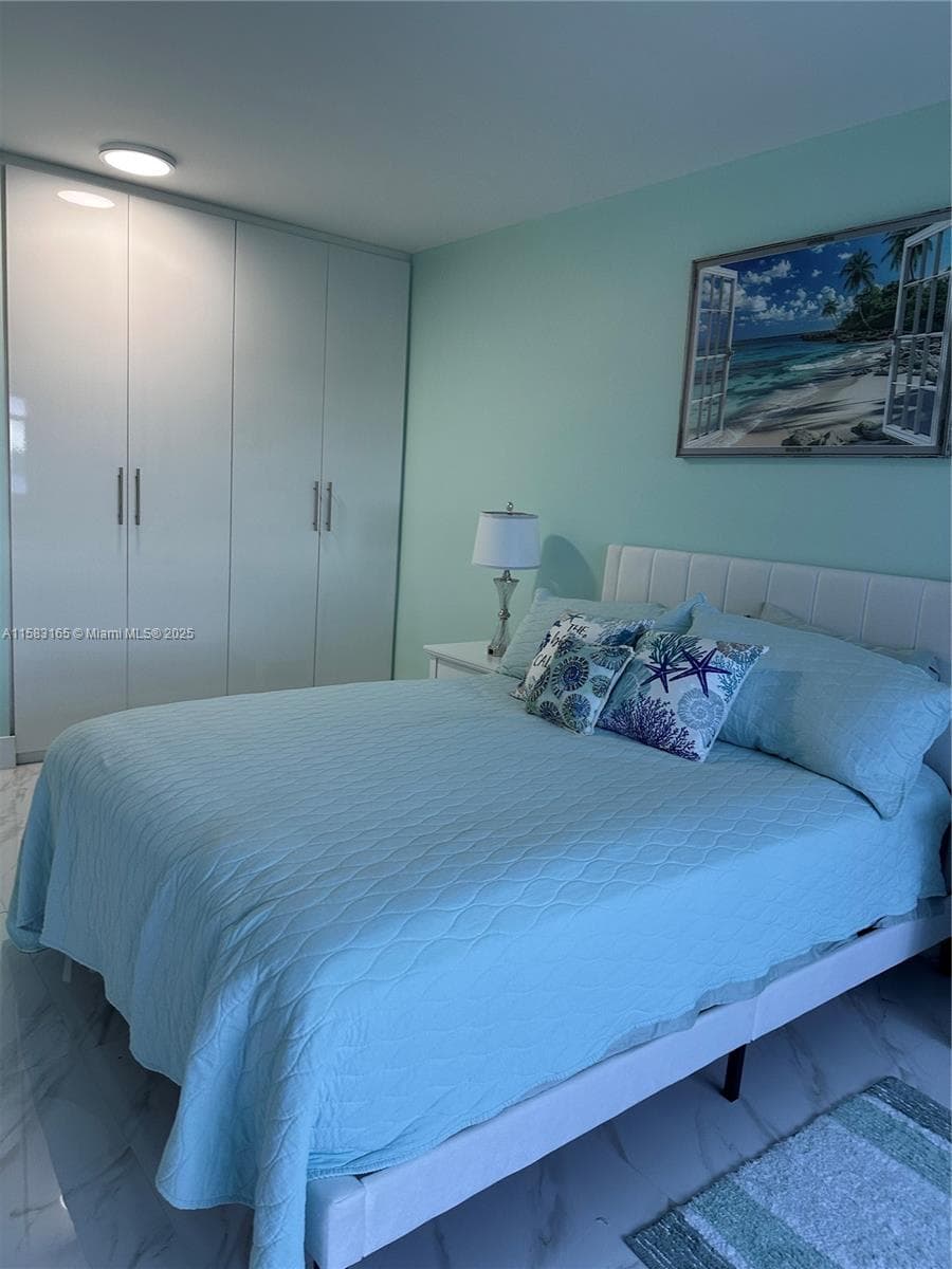 2501 Ocean Dr 1530 photo 10