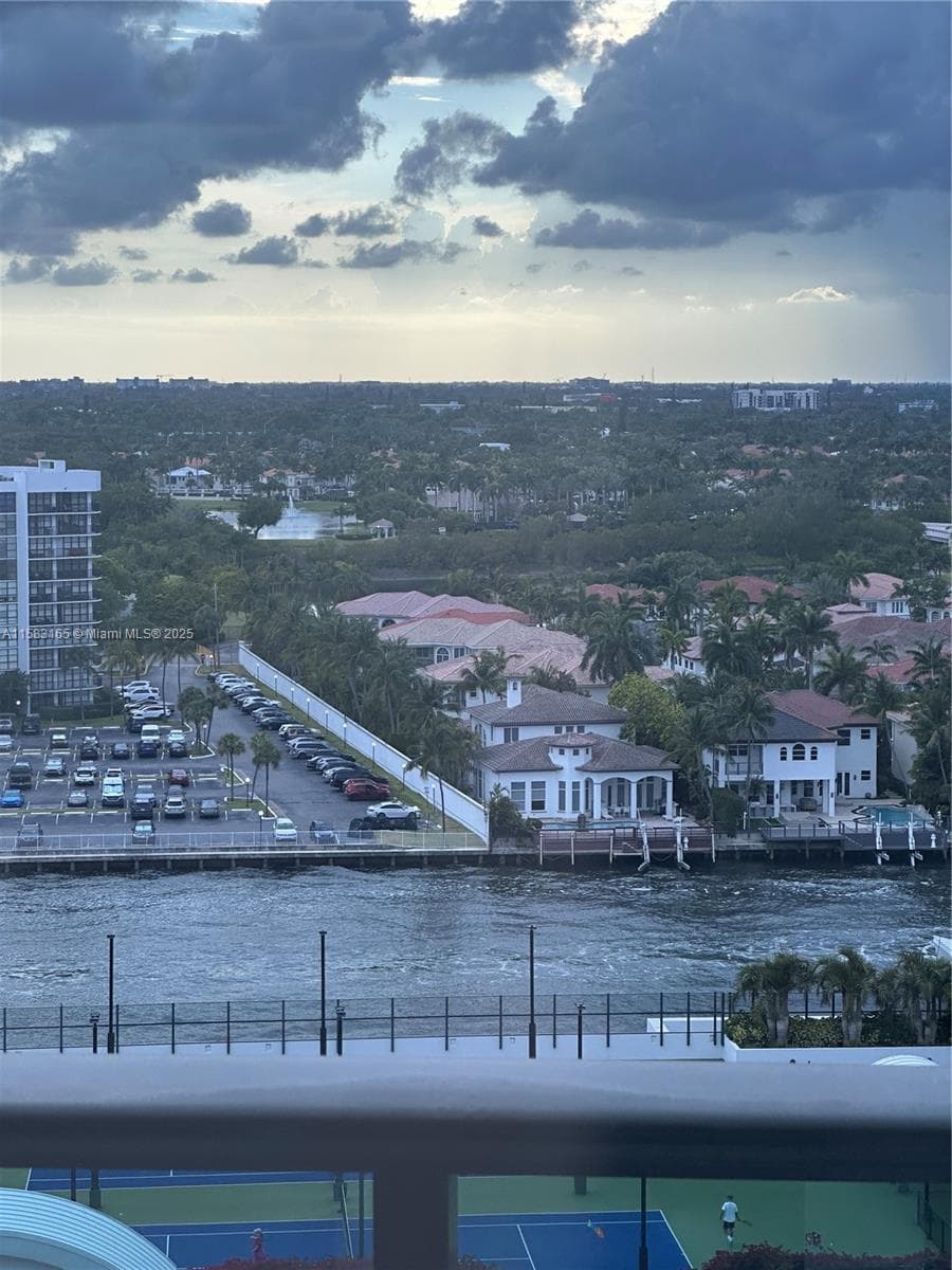 2501 Ocean Dr 1530 photo 19