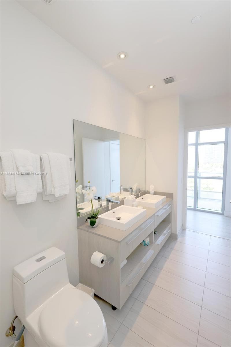 4010 S Ocean Dr R504 photo 13