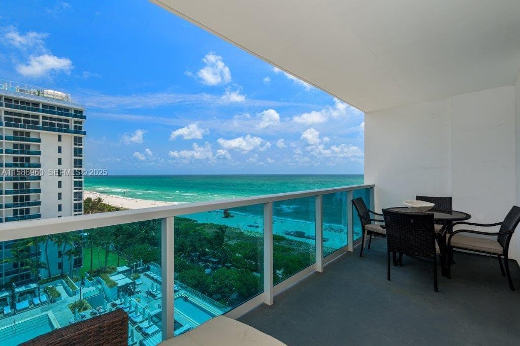 2301 Collins Ave 1111 photo 1