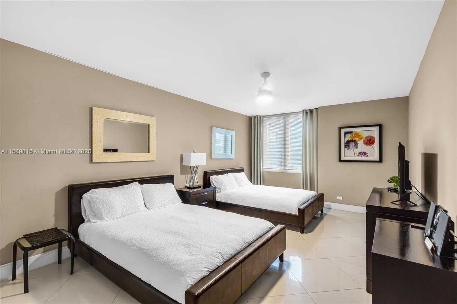 2301 Collins Ave 325 photo 18