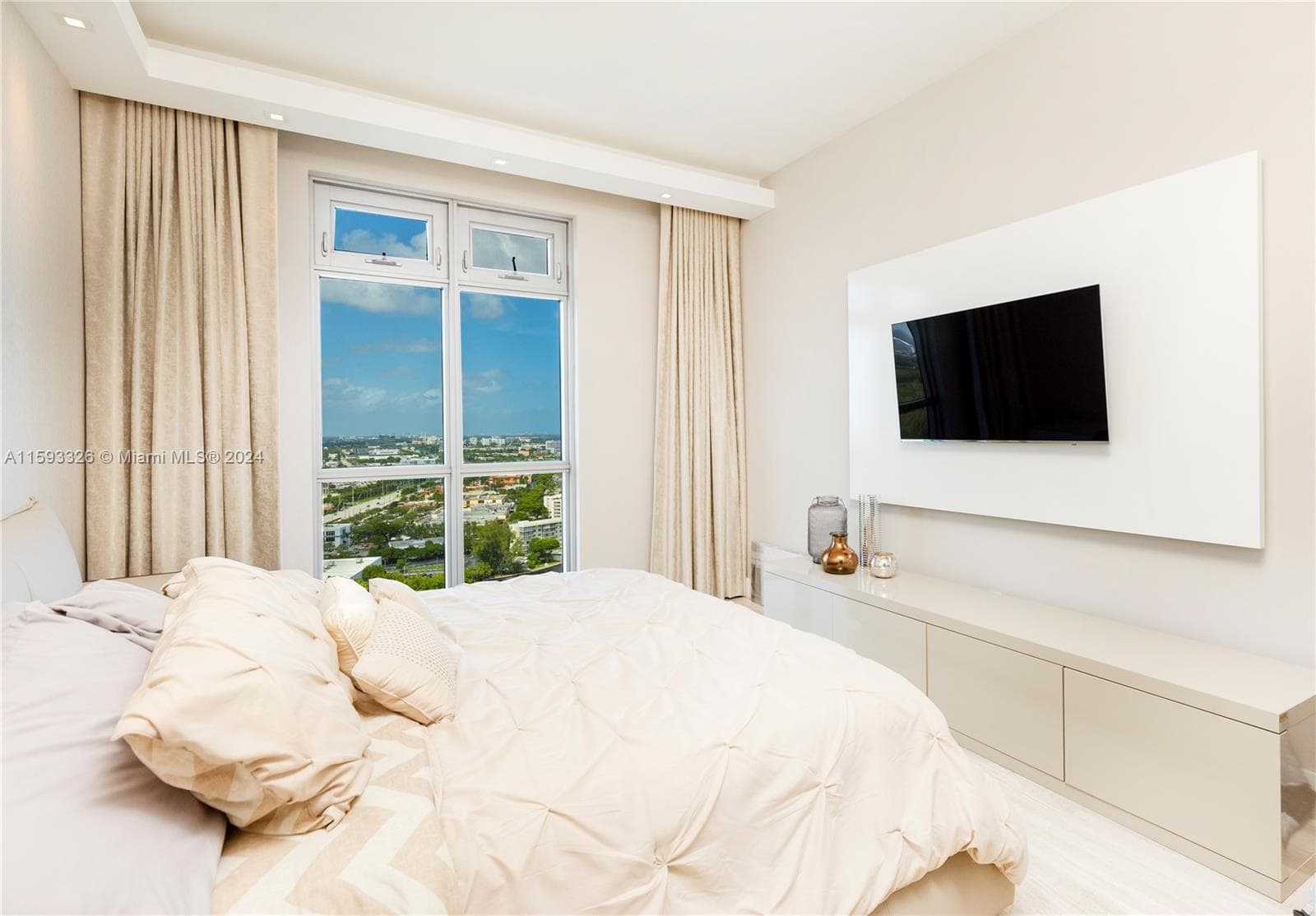 17301 Biscayne Blvd L-PH-10 photo 10