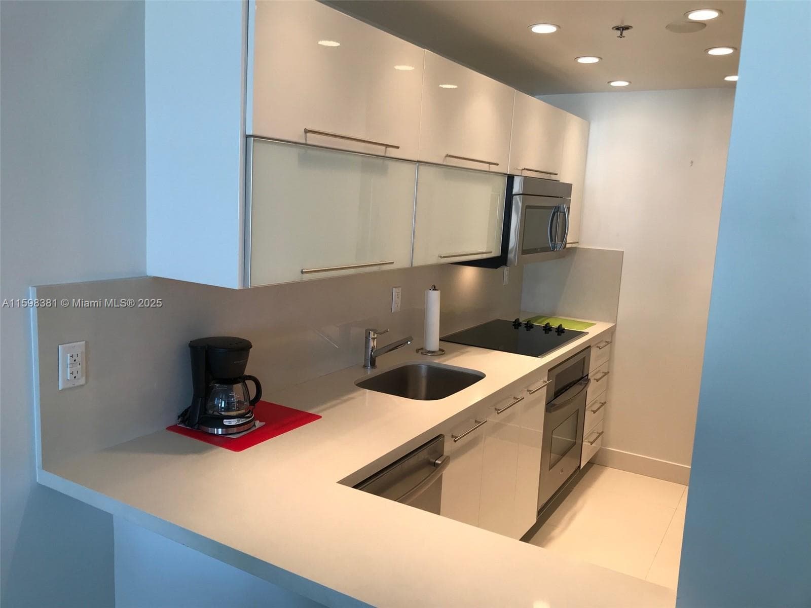 100 Lincoln Rd 808 photo 9