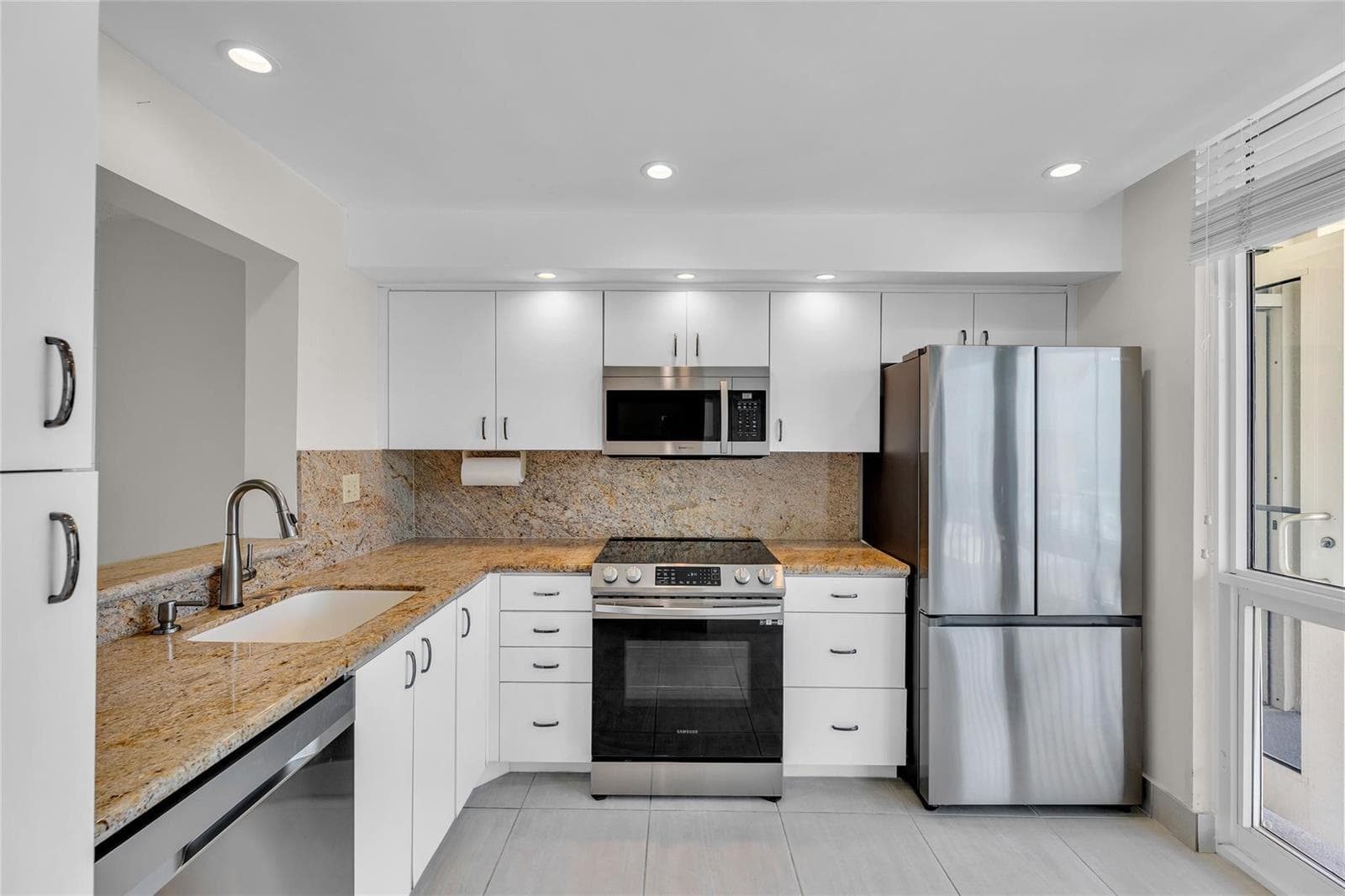 521 N Riverside Drive 1004 photo 6