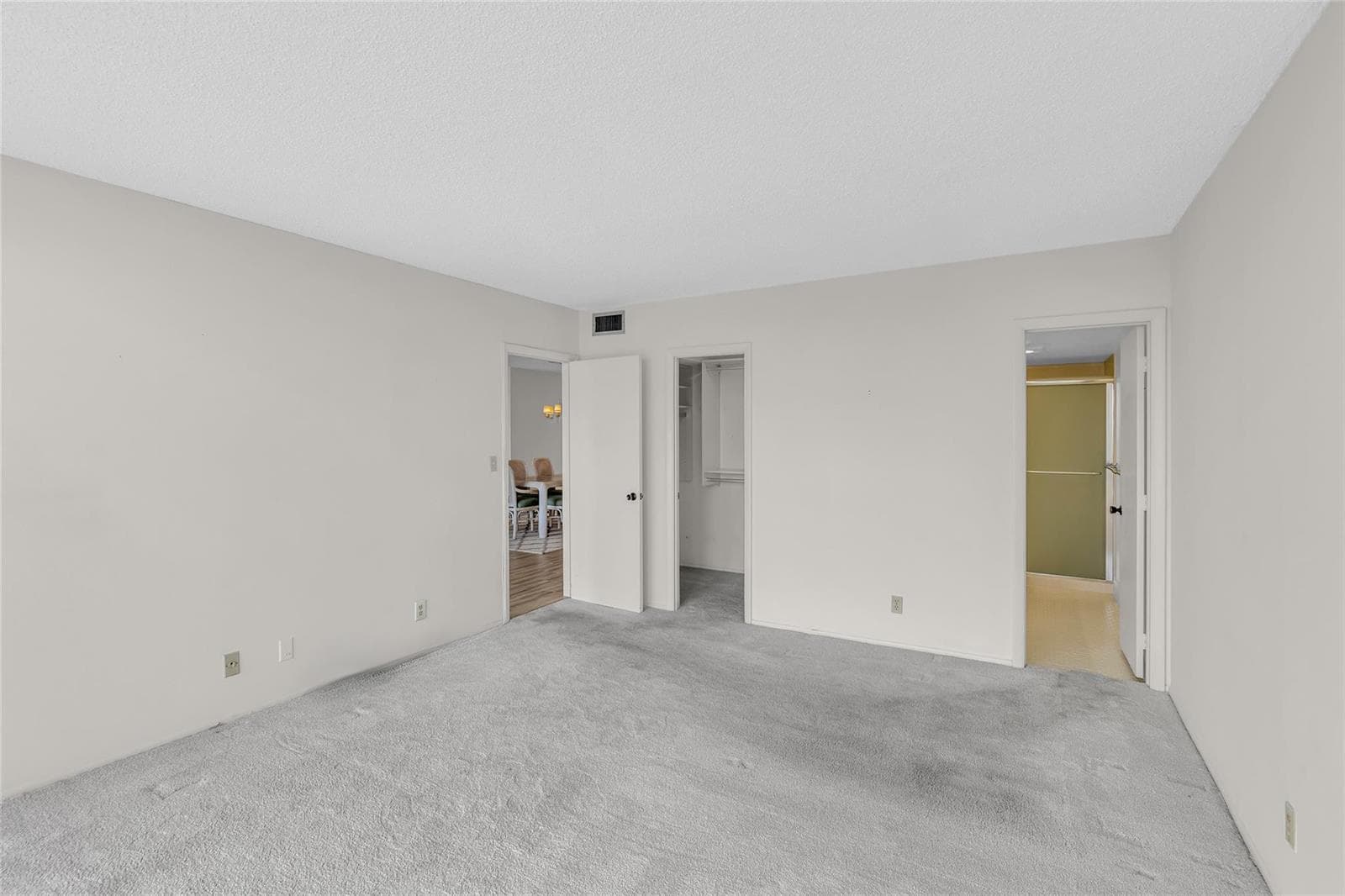 521 N Riverside Drive 1004 photo 17