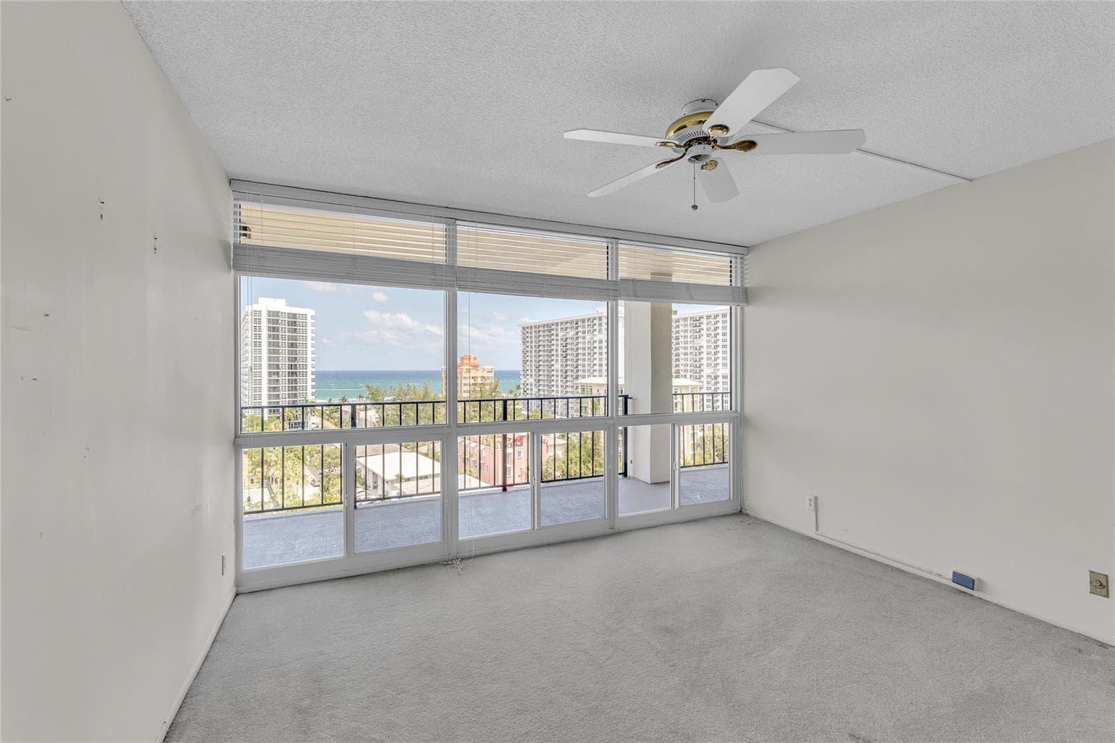 521 N Riverside Drive 1004 photo 12