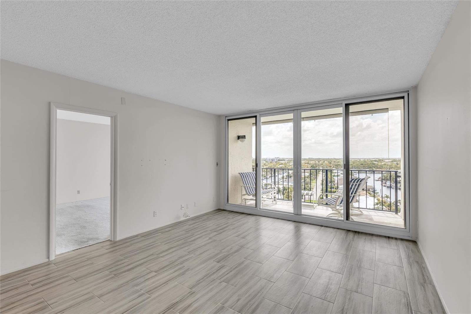 521 N Riverside Drive 1004 photo 22