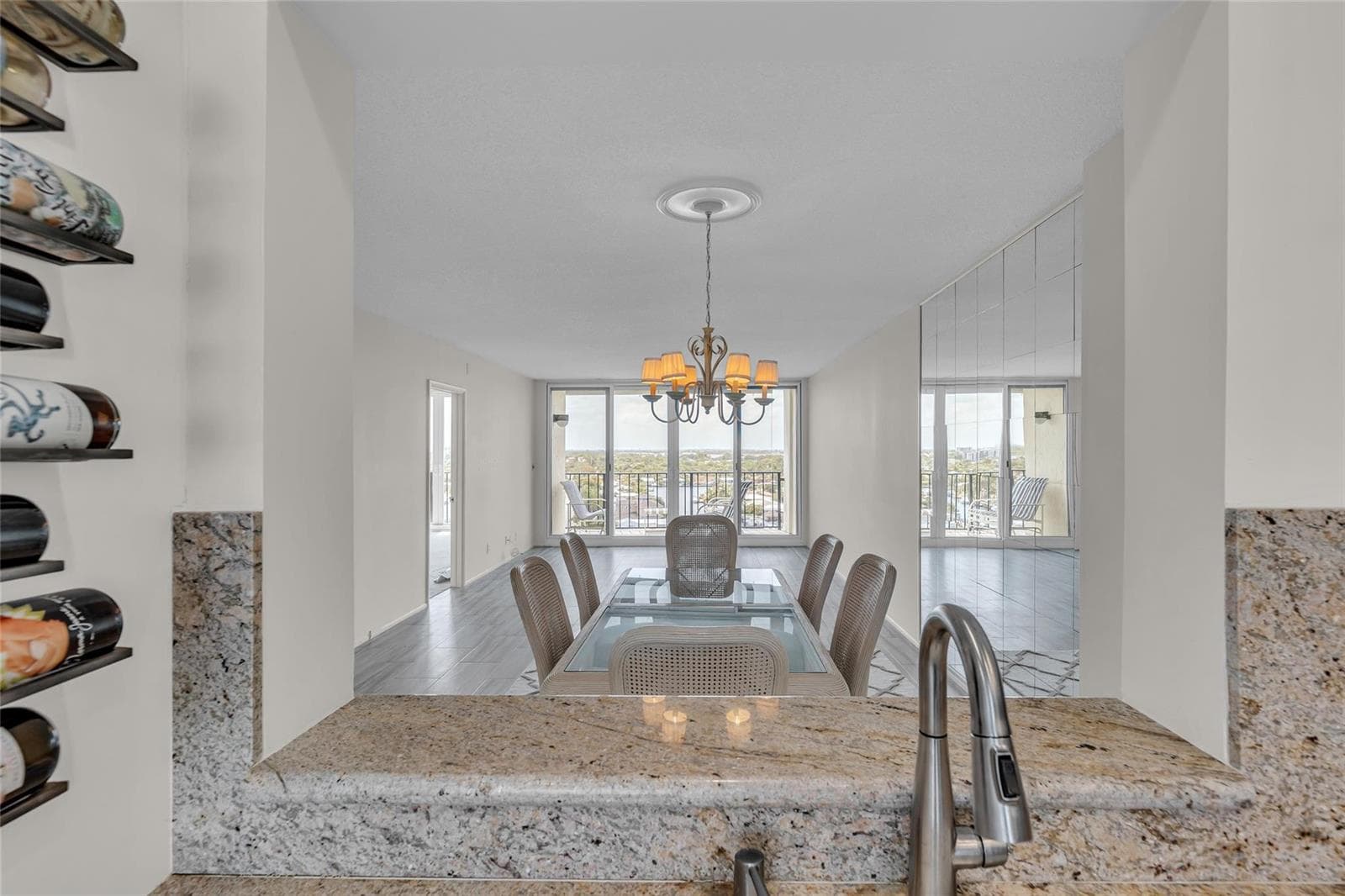521 N Riverside Drive 1004 photo 3