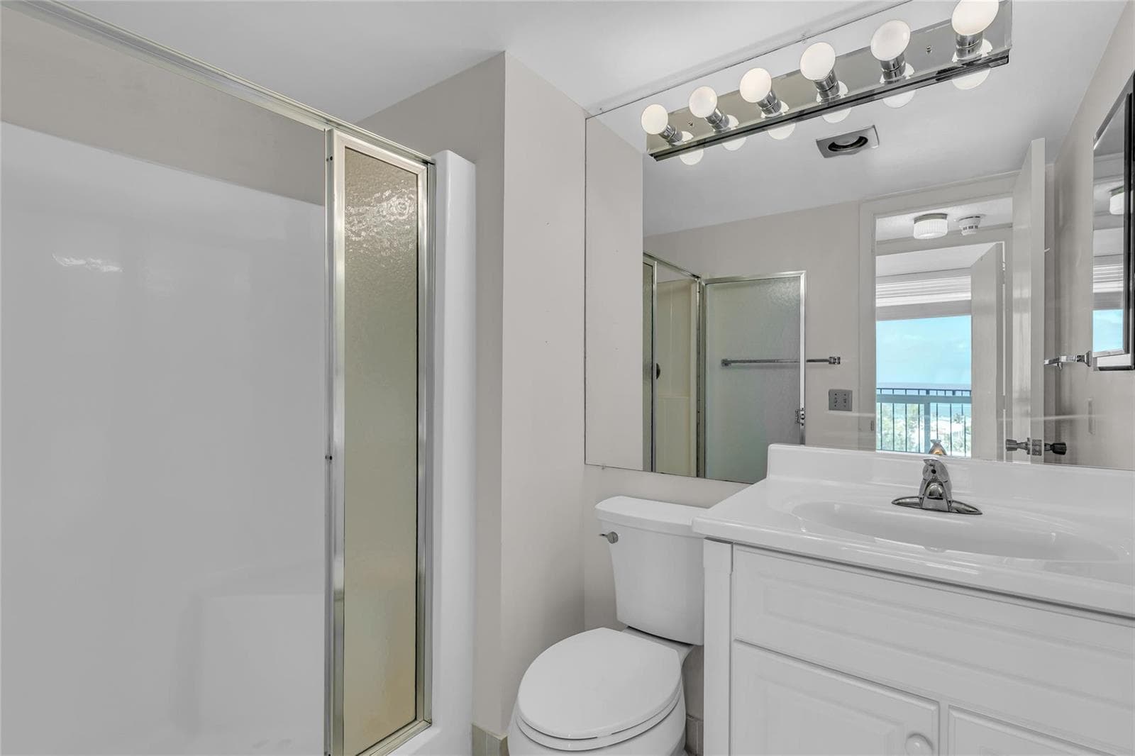521 N Riverside Drive 1004 photo 9