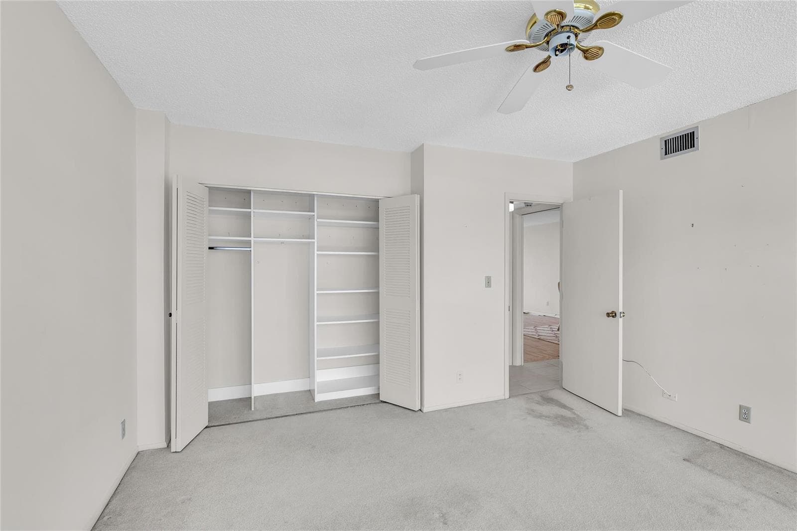521 N Riverside Drive 1004 photo 15