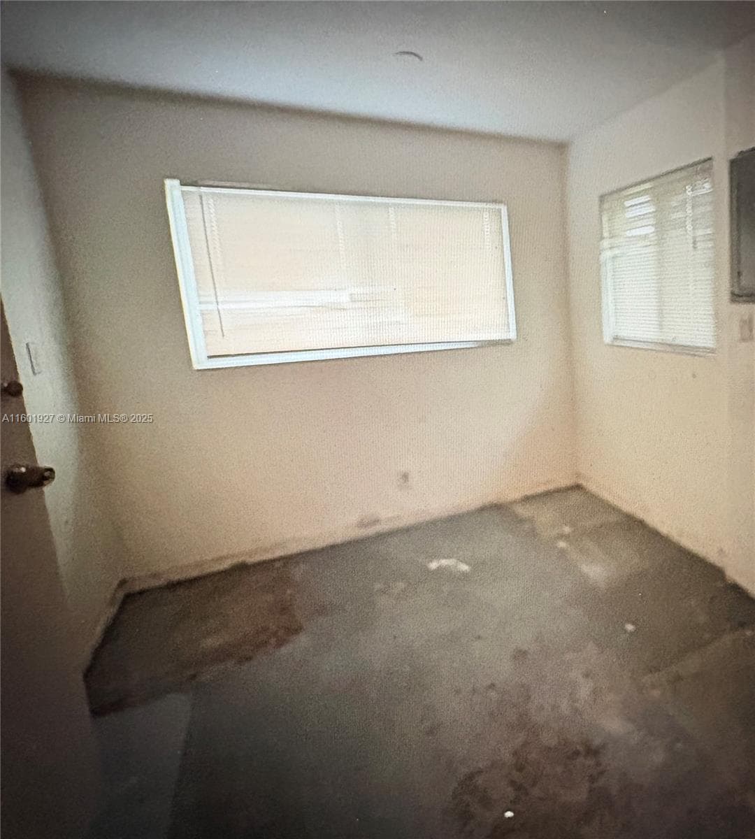 1739 SW 28th Ter photo 7