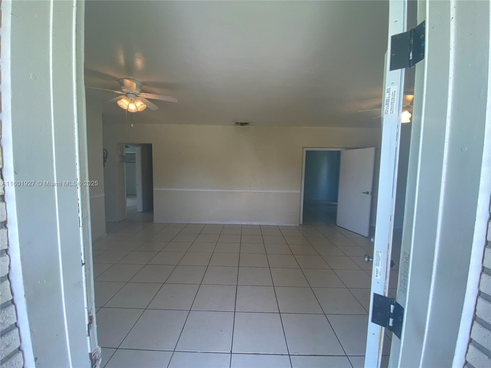 1739 SW 28th Ter photo 4