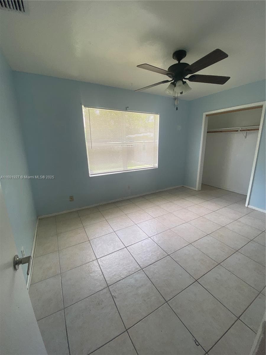 1739 SW 28th Ter photo 8