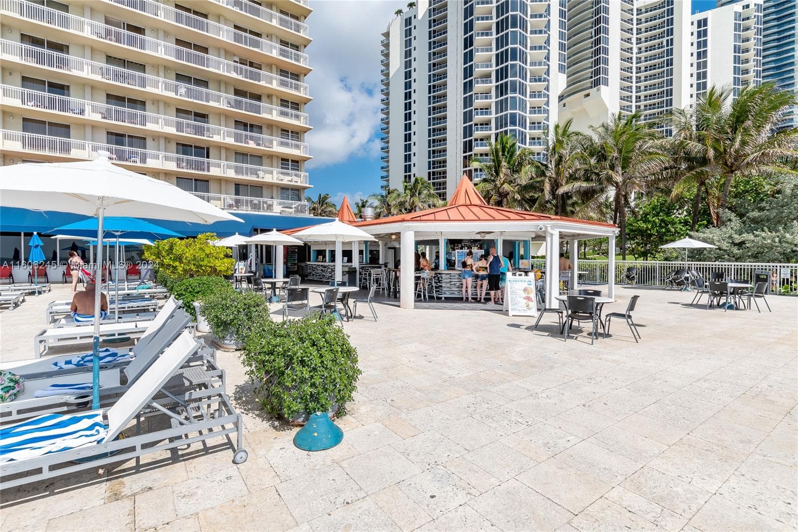 19201 Collins Ave(avlb 7/15/26) 318 photo 8