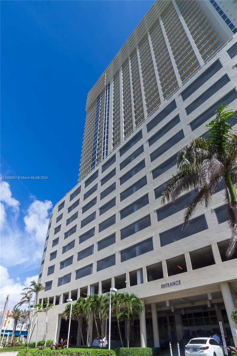 16699 Collins Ave(avlbnow) 3707 photo 1