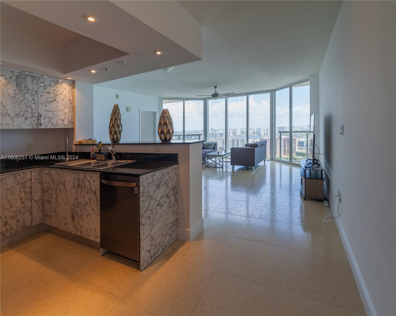 16699 Collins Ave(avlbnow) 3707 photo 20