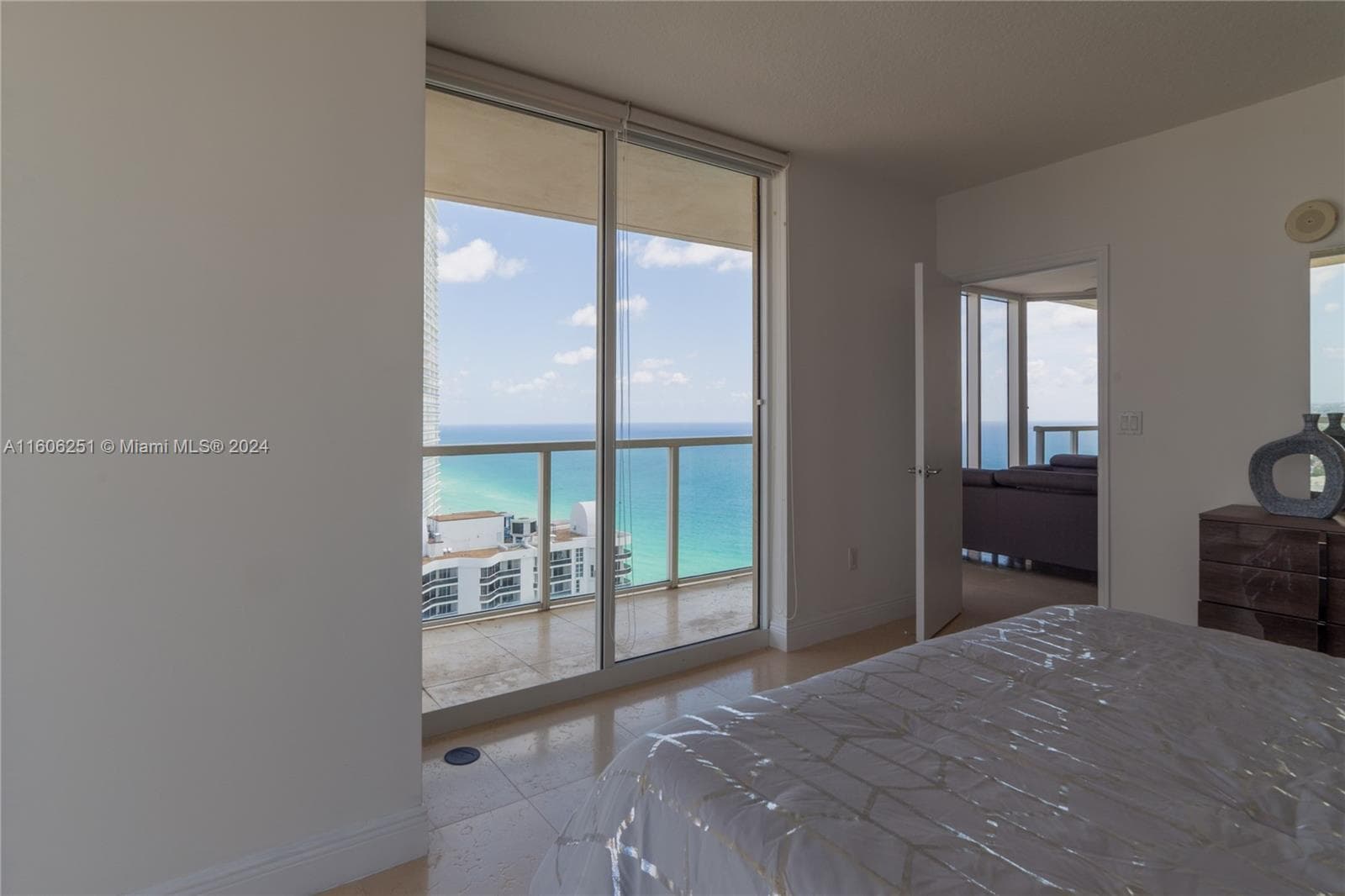 16699 Collins Ave(avlbnow) 3707 photo 8