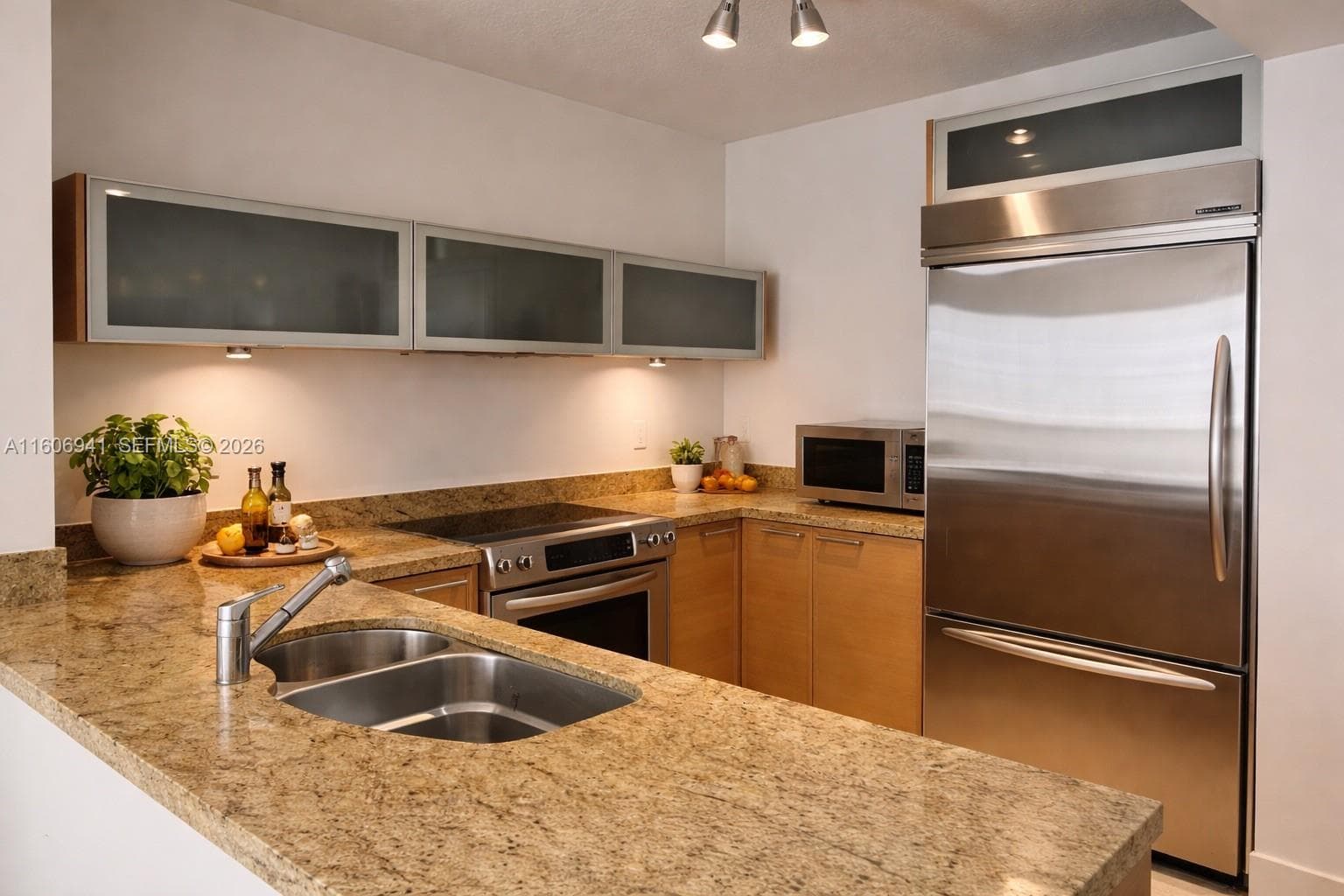 16275 Collins Ave 2603 photo 4